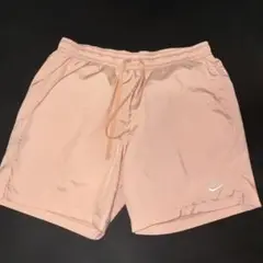 Nike ピンク ショートパンツ