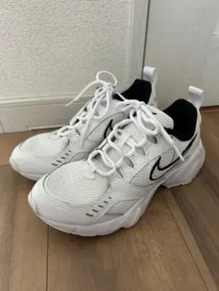 NIKE エアハイツ　スニーカー　24センチのサムネイル