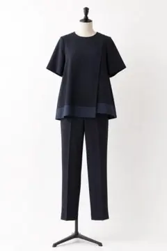美品 ICB 人気モデル 2024SS FluidBackSatin Tブラウスのサムネイル