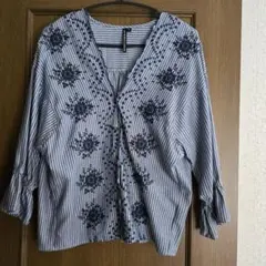HK WORKS LONDON ストライプ刺繍ブラウス Mのサムネイル