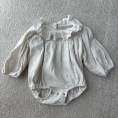 monbebe フリルネックロンパース