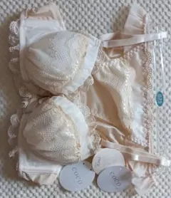 COCO Linge やわらかカップ&ソフトワイヤーブラジャー　ショーツセットのサムネイル