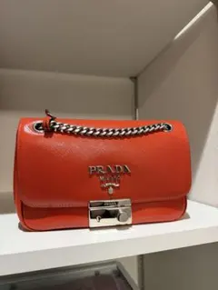 PRADA オレンジレザーショルダーバッグ