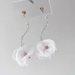ホワイト フラワー シフォン パール ブライダル 結婚式 花 ピアス イヤリング