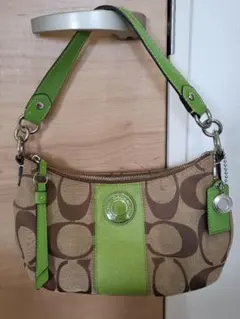 ✴COACH　シグネチャーショルダーバッグ　ベージュ/ライトグリーン　美品です♪