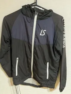 ルースインソンブラ　フード付きウィンドブレーカー