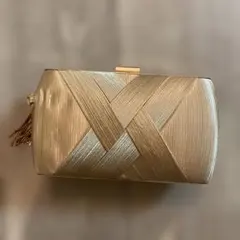 ゴールド 編み込みデザイン クラッチバッグ