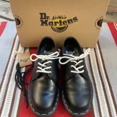 美品！UK4ドクターマーチン3ホール　白ステッチ