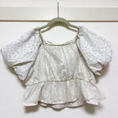 パフスリーブ フリル付きベージュ クリーム色 ブラウス ナイスクラップ