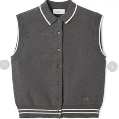 emmi エミ 襟付きニットベスト グレー