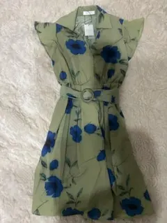 新品未使用タグ付きCECIL McBEE 花柄ワンピース 半袖 Mサイズ　セシルのサムネイル
