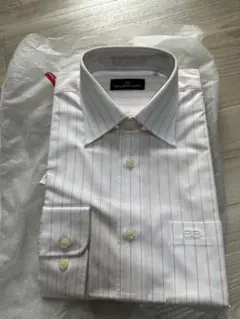 新品未使用BALENCIAGA 長袖ドレスシャツ ホワイト/レッドストライプのサムネイル