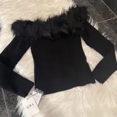 GRL ブラックファー付きオフショルダーニット S