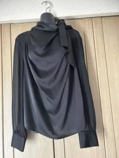 ZARAボウタイブラウス黒シアー長袖未使用(部難ありです）Ｌサイズです 上品です
