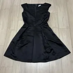 新品 エリザベッタフランキ　ノースリーブワンピース　ドレス　サイドジップ　42のサムネイル
