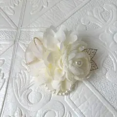 321 ハンドメイド コサージュ ビーズ　卒業式　入学式　アイボリー　セレモニー