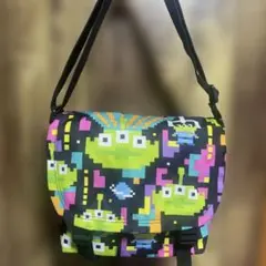 美品　リトルグリーンメン 8bit風 デジタル　ショルダー　メッセンジャーバック
