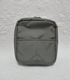 【未使用に近い】無印良品 ナイロンメイクポーチ　ライトグリーン　カーキ