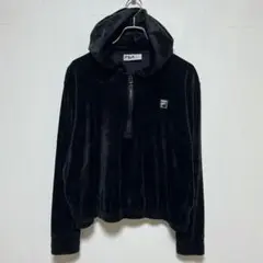 FILA ハーフジップ　プルオーバー ベロアパーカー　ロゴ刺繍　ブラック