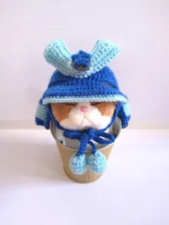 カラフルなねこちゃん用かぶと帽子　かぶりもの