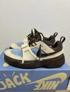 【希少】Travis Scott × Nike Zoom Field Jaxx