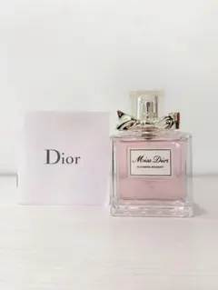 大人気100ミリ♡クリスチャンディオール♡ブルーミングブーケ♡オードトワレ♡香水