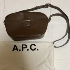 A.P.C アーペーセー　バッグ　ショルダーバッグ　レザーのサムネイル