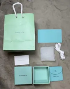 ティファニー TIFFANY アクセサリー用　紙袋　空箱　　　保存袋　セットのサムネイル