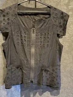 コンドウエイコ・ブラック半袖 トップス ジッパー付き