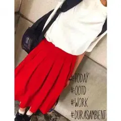 美品！ANNAHL harukaさん着用Durasambient赤フレアスカートのサムネイル