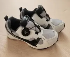 ダイヤルドライブ スニーカー 22cm新品