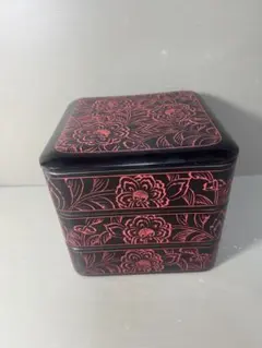 デッドストック！上質内朱黒漆に極上蔦紋蒔絵の映える輪島塗二段重（検重箱お重 デッドストック！上質内朱黒漆に極上蔦紋蒔絵の映える輪島塗二