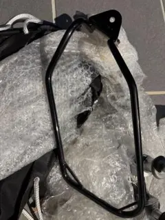 ハーレー883サドルバックサポート黒い金属製マウンティングブラケット