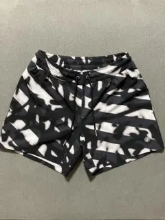 ☆asics☆短パン★ブラック系柄 Sサイズ★