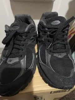 【美品】ニューバランス　2002R ブラック