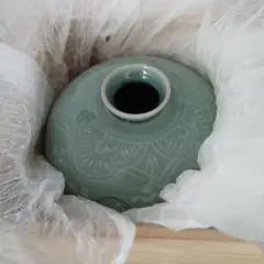 骨董品　峯岩窯 高麗青磁 雲鶴紋梅瓶 花瓶 17.5x33.5　壺 骨董品 峯岩窯 高麗青磁 雲鶴紋梅瓶 花瓶 17.5x33.5 壺 - メルカリ