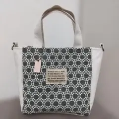 トートバッグ　ハンドメイド　帆布　刺繍生地