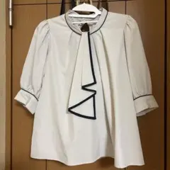 ボウタイブラウス 5部丈グレージュ 配色パイピング