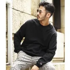 Champion ブラック クルーネック スウェット