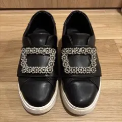 【+diana】ビジュー付きブラックスニーカー