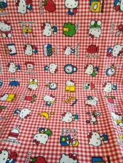 ハローキティ 　赤いチェック柄 　綿生地　110×50㎝　2021年
