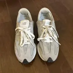 New Balance✴︎327スニーカー✴︎グレー✴︎26㎝のサムネイル