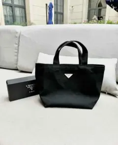 未使用　最新ロゴプレート付きトートバッグ　箱付き