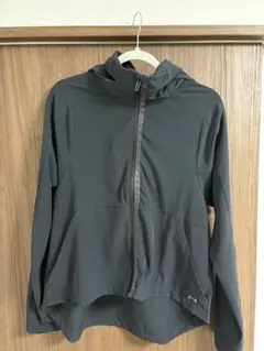 Under Armour レディース　ナイロンジャケット　フルジップジャケット