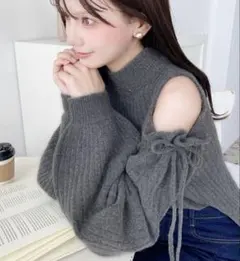 【新品未使用タグ付】moment+ 袖リボンショルダースリットニットプルオーバー