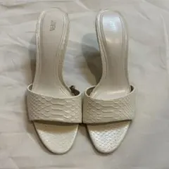 【ZARA】クロコダイルモチーフ　ハイヒールのサムネイル