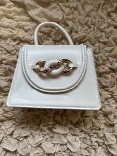 【ZARA】ミニバッグ（ホワイト／チェーンモチーフ）