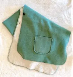 膝掛け　3way ポンチョ　腰巻き　リバーシブル　　　緑　白　ポケットあり