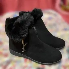 ファー付き黒スエードショートブーツ