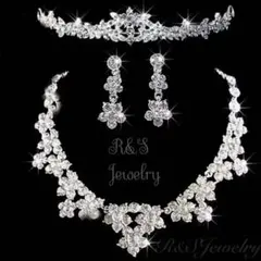 3点セットお花ティアラ＆ネックレス＆イヤリング/ピアス結婚式前撮りブライダル